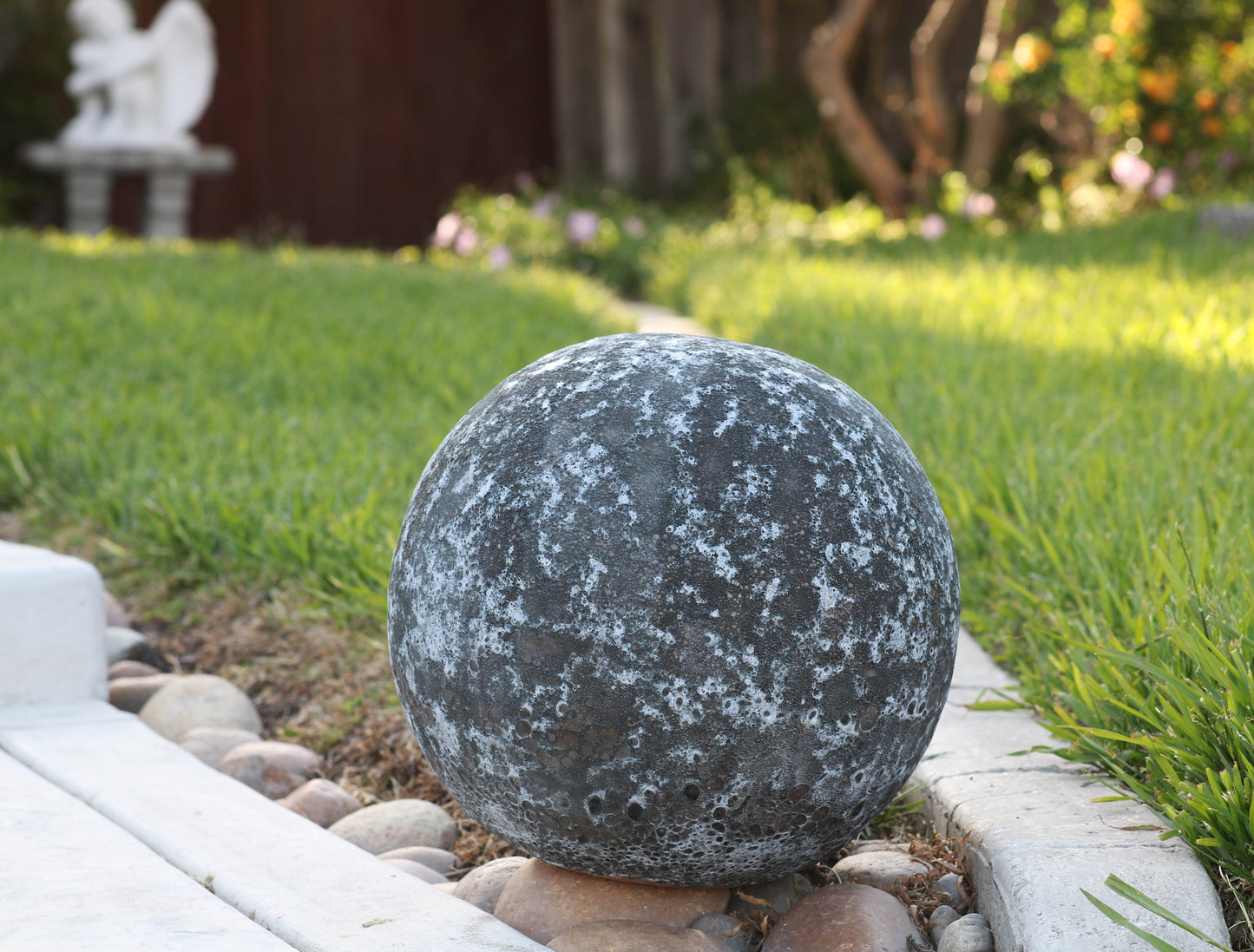 Outdoor Decorative Sphere Vintage 16"